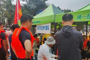 马切吉亚尼：DV9错失了3次绝佳机会 下半场那不勒斯控制了比赛